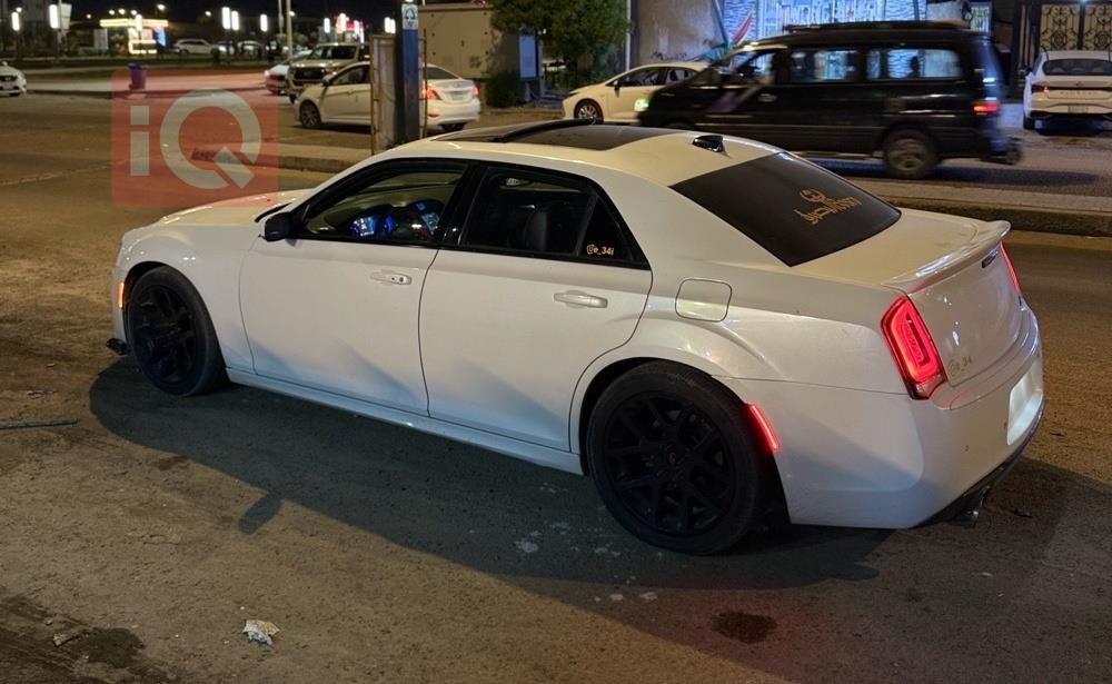 کرایسلەر 300